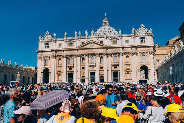 Massive Amounts of Tourists in Italy