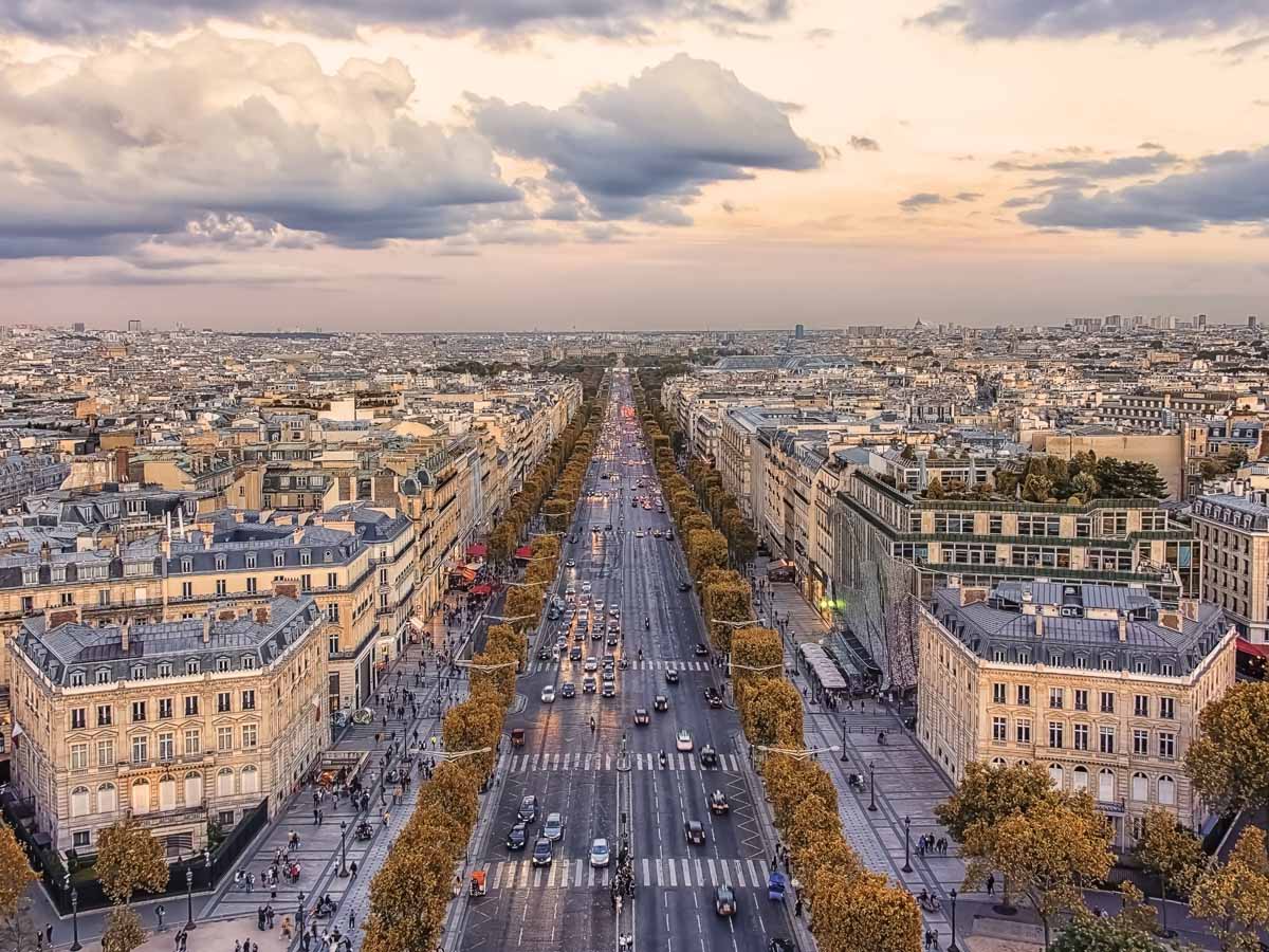 26. Champs Élysées