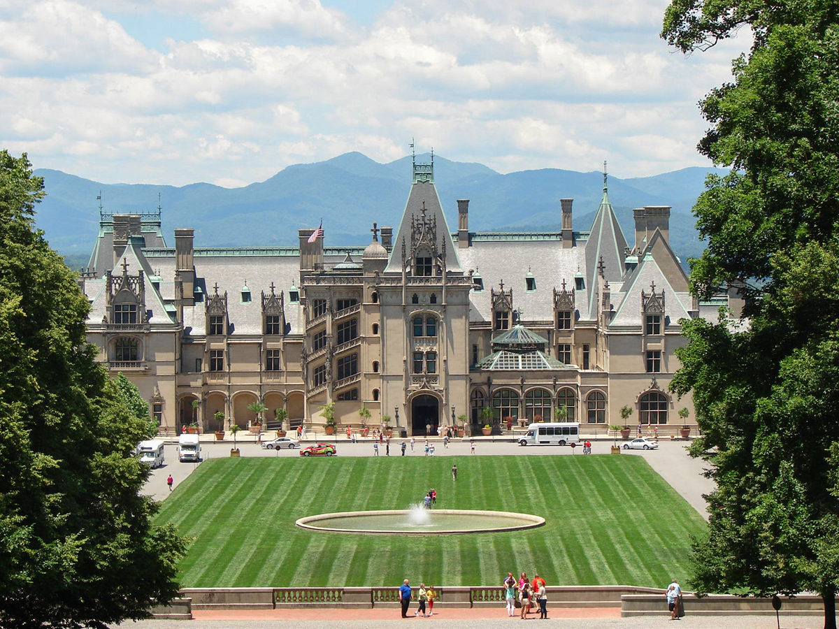 North Carolina: The Biltmore Building in Asheville